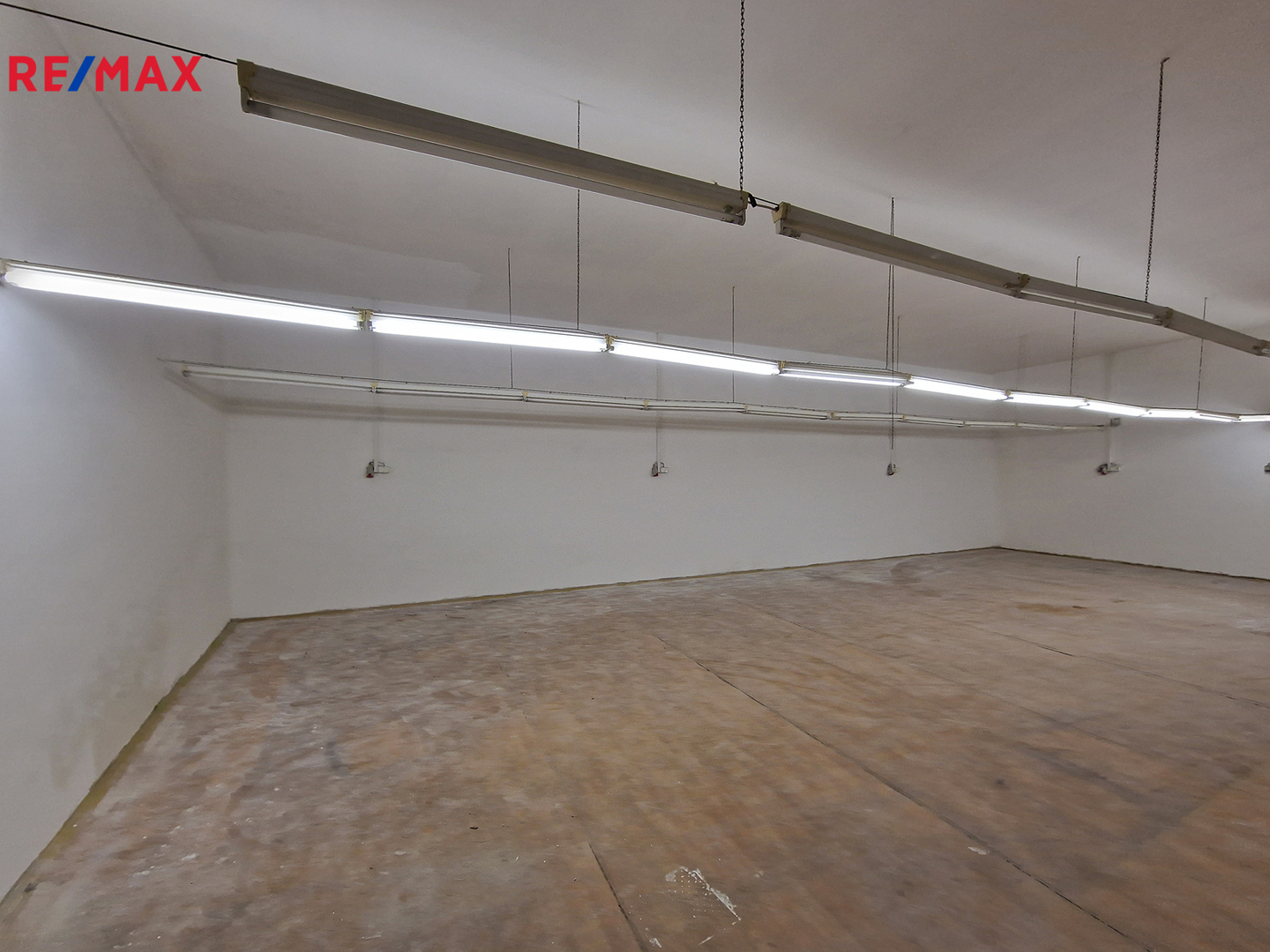 Pronájem obchodního prostoru, 153 m2, Stonařov