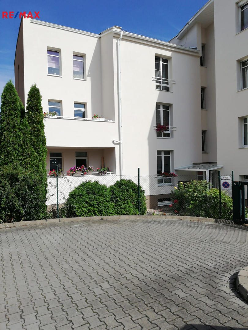 Prodej bytu 3+1, 78,75 m2, Hostivice
