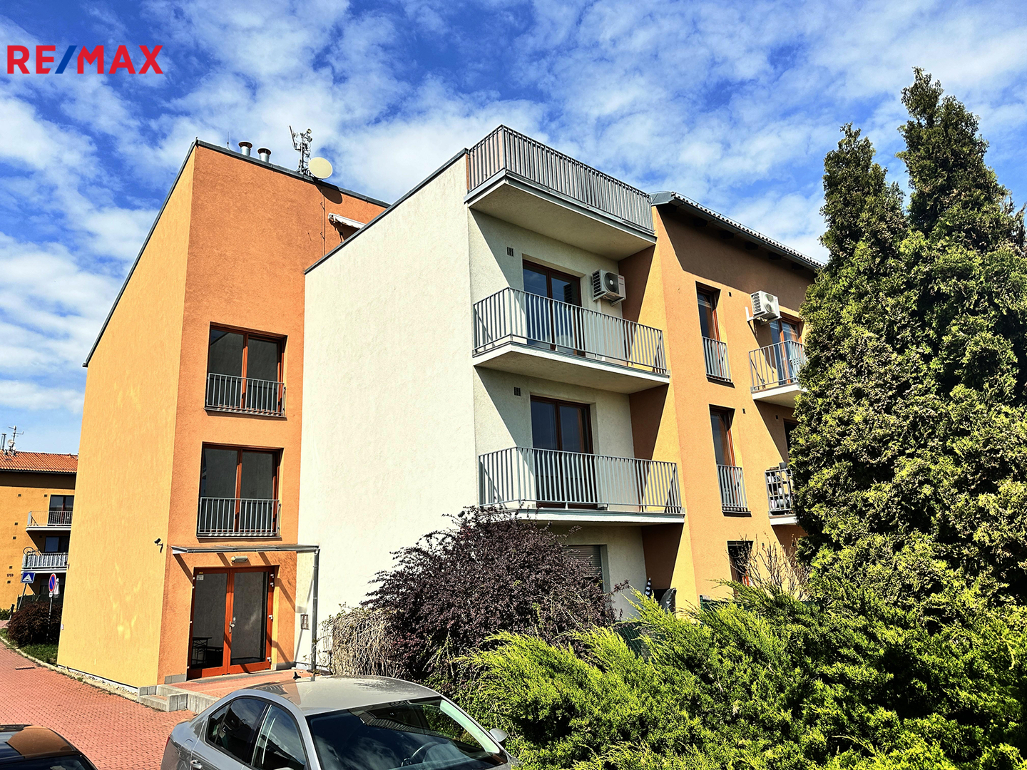 Pronájem bytu 1+kk, 51 m2, Hostivice