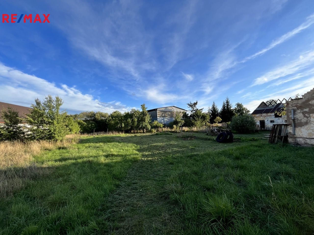 Prodej pozemku pro bydlení, 2775 m2, Bezvěrov