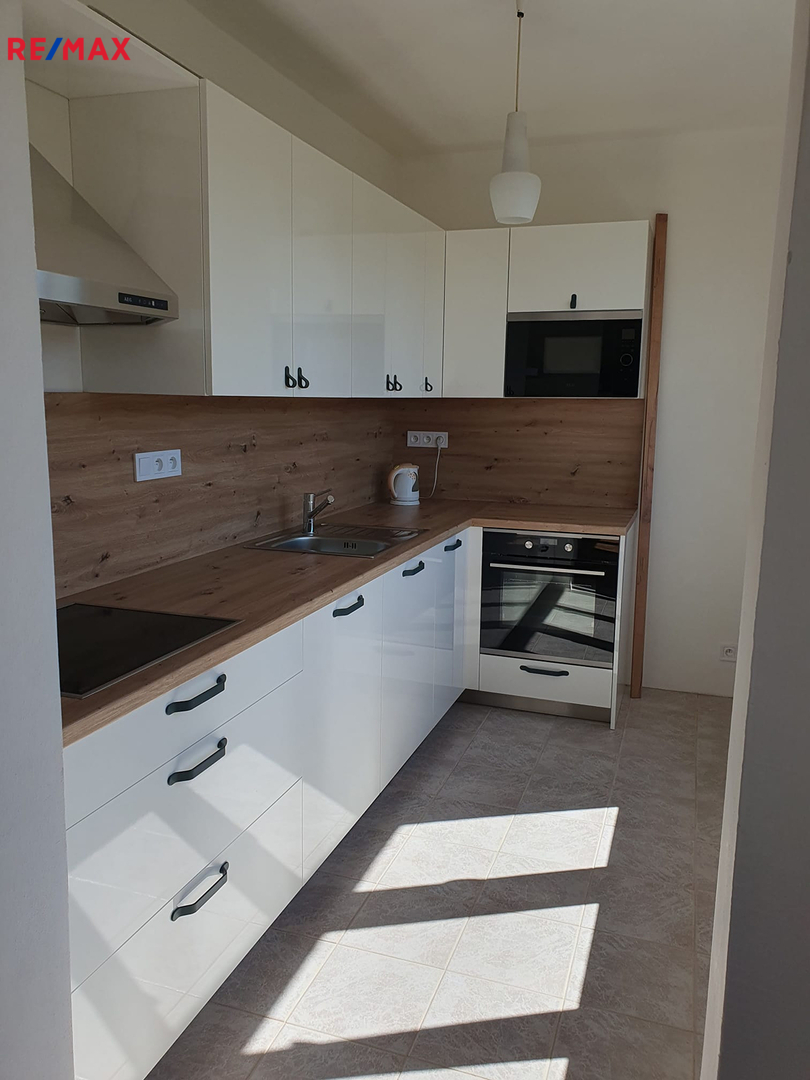 Pronájem bytu 2+1, 55 m2, Praha