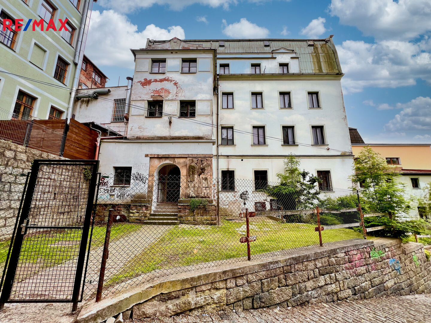 Prodej činžovního domu, 900 m2, Liberec