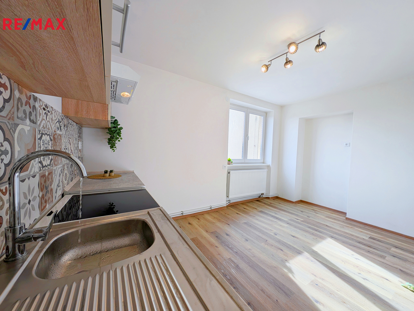 Pronájem bytu 3+kk, 60 m2, Vroutek