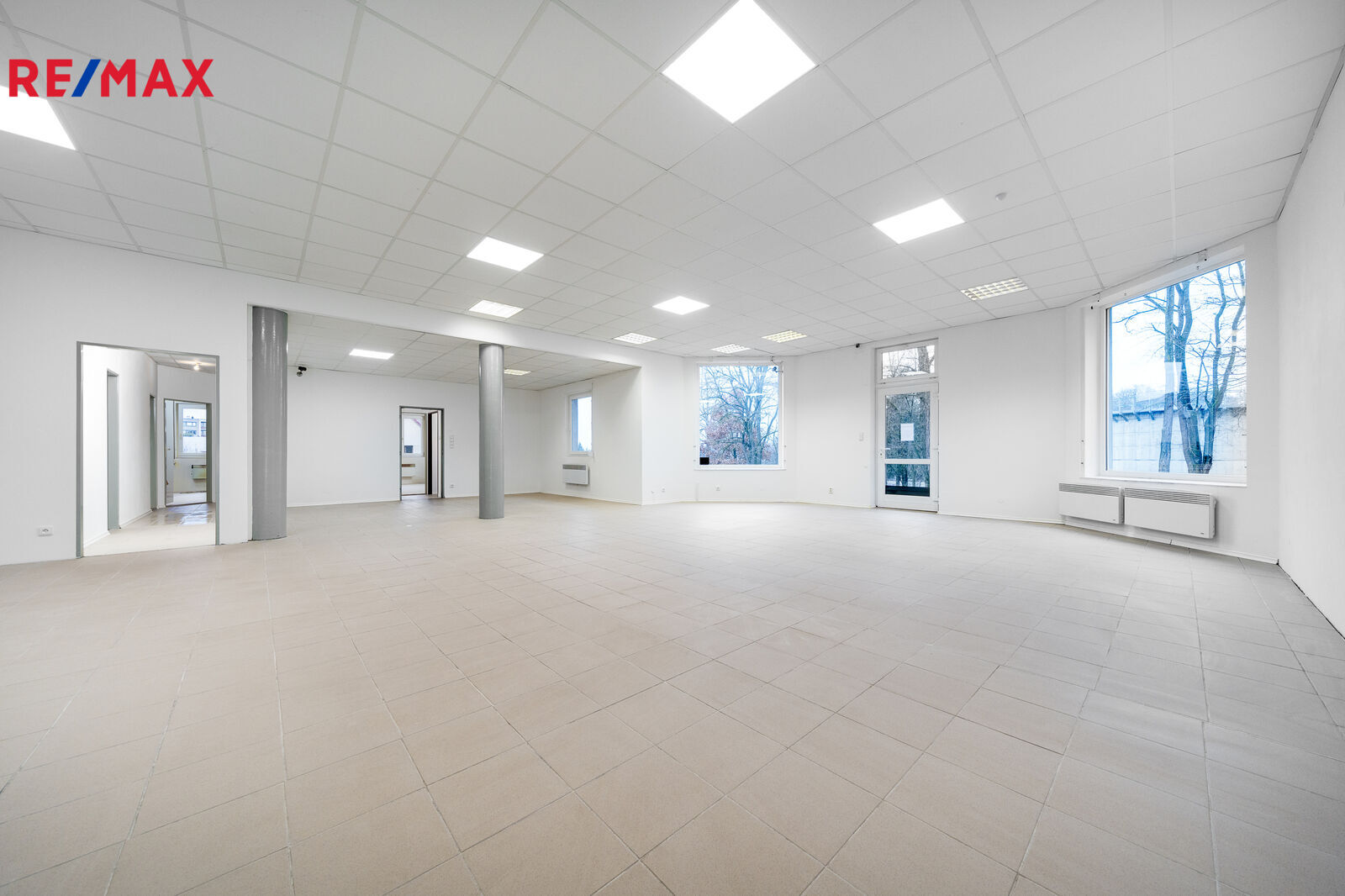 Prodej obchodního prostoru, 227 m2, Benešov