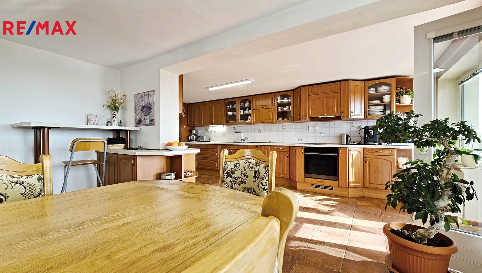 Prodej rodinného domu, 360 m2, Všetaty