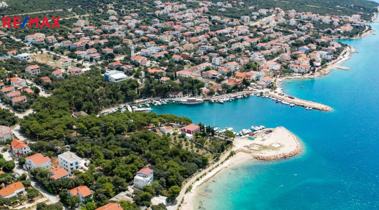 Prodej pozemku pro bydlení, 450 m2, Mandre