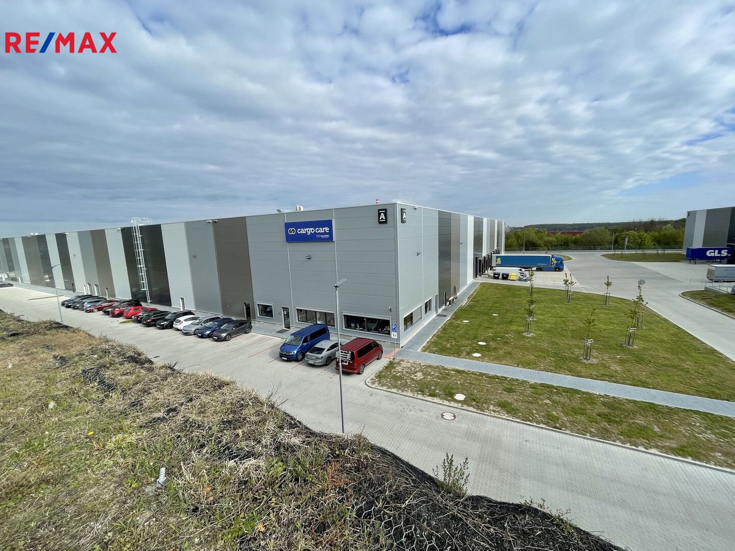 Pronájem skladovacího prostoru, 500 m2, Kladno