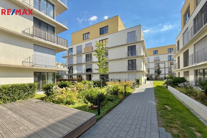 Prodej bytu 2+kk, 55 m2, Praha