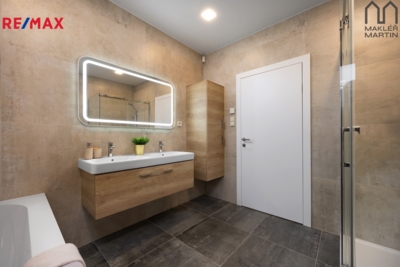 3084189.jpg 3084189.jpg