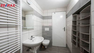 2090239.jpg 2090239.jpg