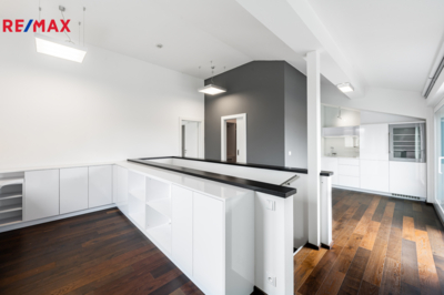 3067582.jpg 3067582.jpg