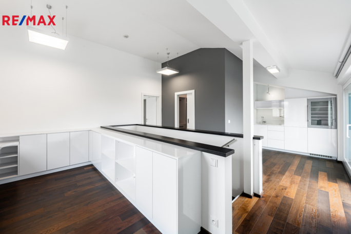 3067582.jpg 3067582.jpg