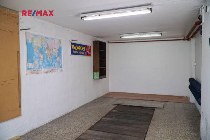 Prodej třípodlažního  rodinného domu 6 + 1 + technické místnosti - obrázek 26