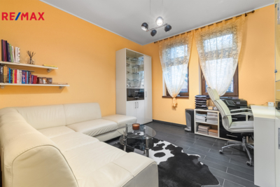 2713052.jpg 2713052.jpg