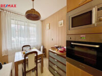 REMAX Delux