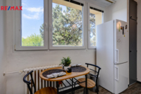 REMAX Delux