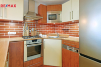 REMAX Delux