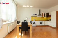 REMAX Delux