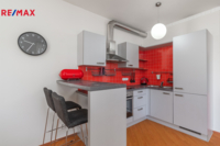 REMAX Delux