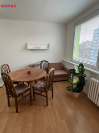 REMAX Delux