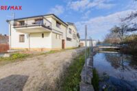 REMAX Delux