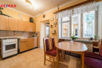 REMAX Delux