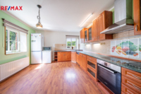 REMAX Delux