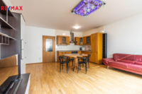 REMAX Delux