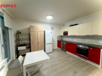 REMAX Delux