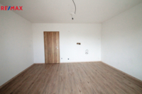 REMAX Delux