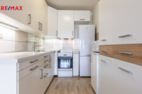 REMAX Delux
