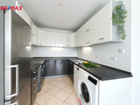 REMAX Delux