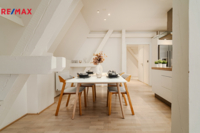 REMAX Delux