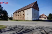 Prodej vícegeneračního domu, 1303 m2, Zlosyň