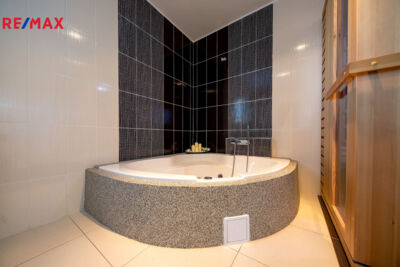 3071378.jpg 3071378.jpg