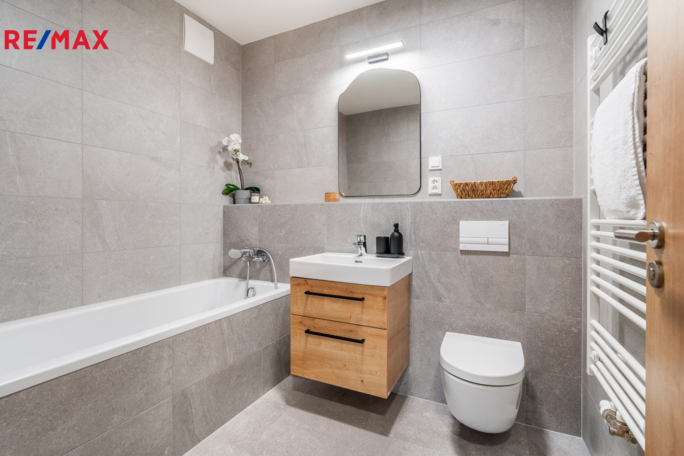 3018483.jpg 3018483.jpg