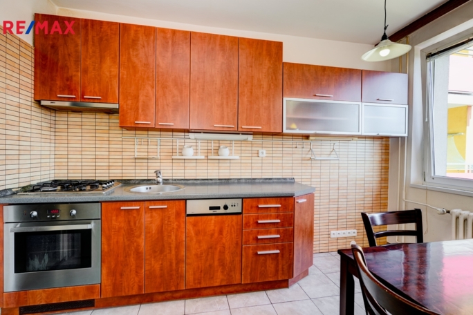REMAX Delux