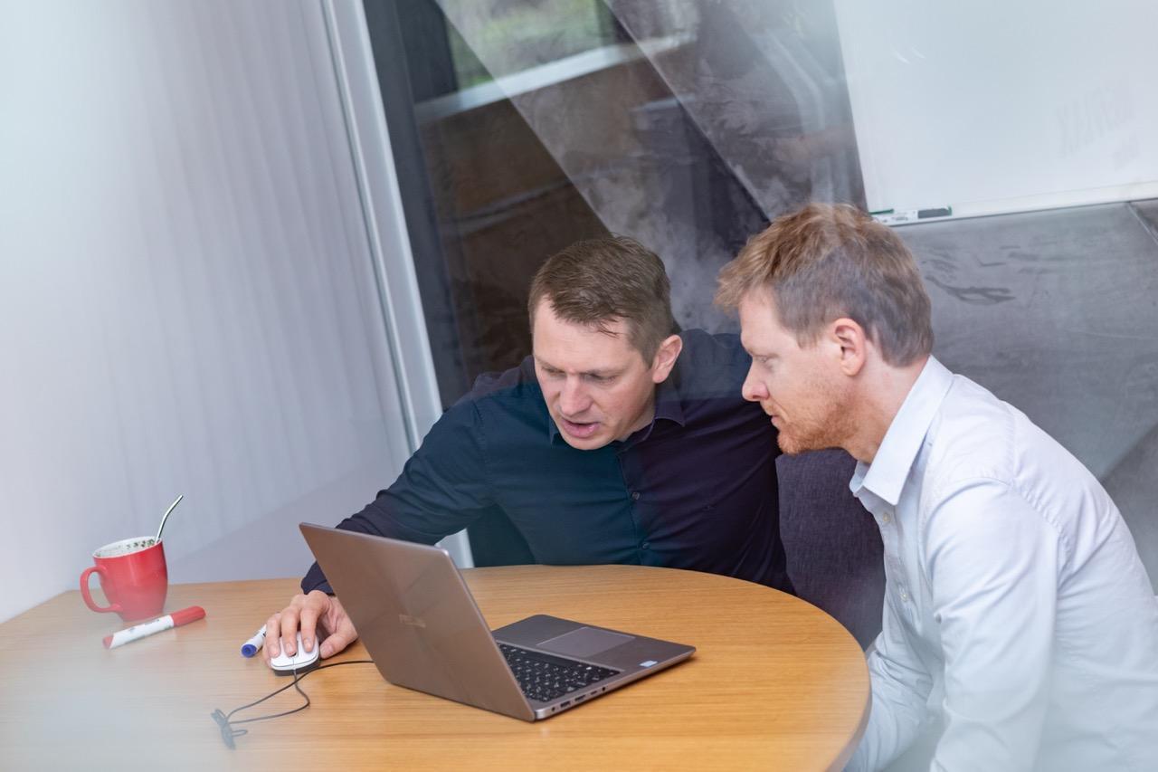 Řešení komplikovaného obchodního případu v jednačce
