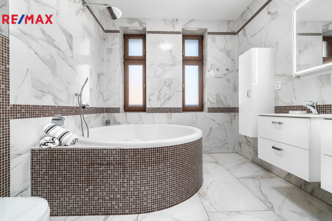 2713001.jpg 2713001.jpg