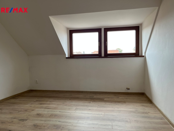 3032988.jpeg 3032988.jpeg