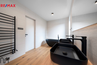 2857631.jpg 2857631.jpg