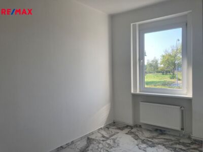 2469990.jpeg 2469990.jpeg