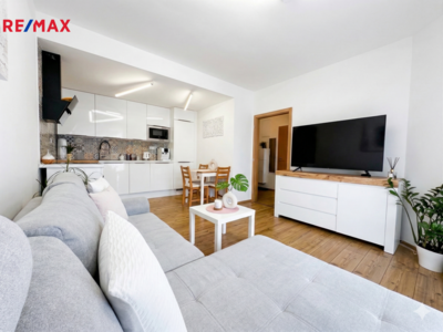 Pronájem bytu 2+kk, 43,9 m2, Klecany