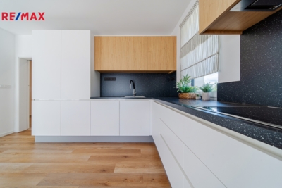 2982725.jpg 2982725.jpg