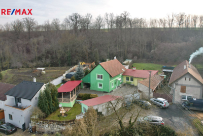 Prodej rodinného domu, 234 m2, Sazená