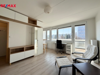 Pronájem bytu 1+kk, 27 m2, Praha