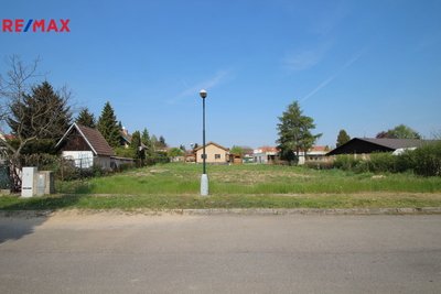 Prodej pozemku pro bydlení, 1136 m2, Týnec nad Labem