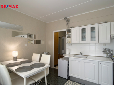 REMAX Delux