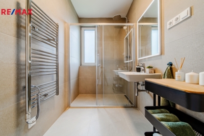 2982711.jpg 2982711.jpg