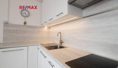 REMAX Delux